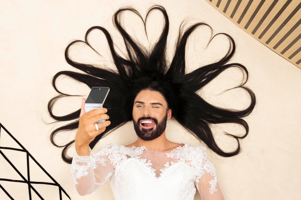 Samsung launches selfie competition with Ryan Clark plus...5 more selfie-tastic campaigns.